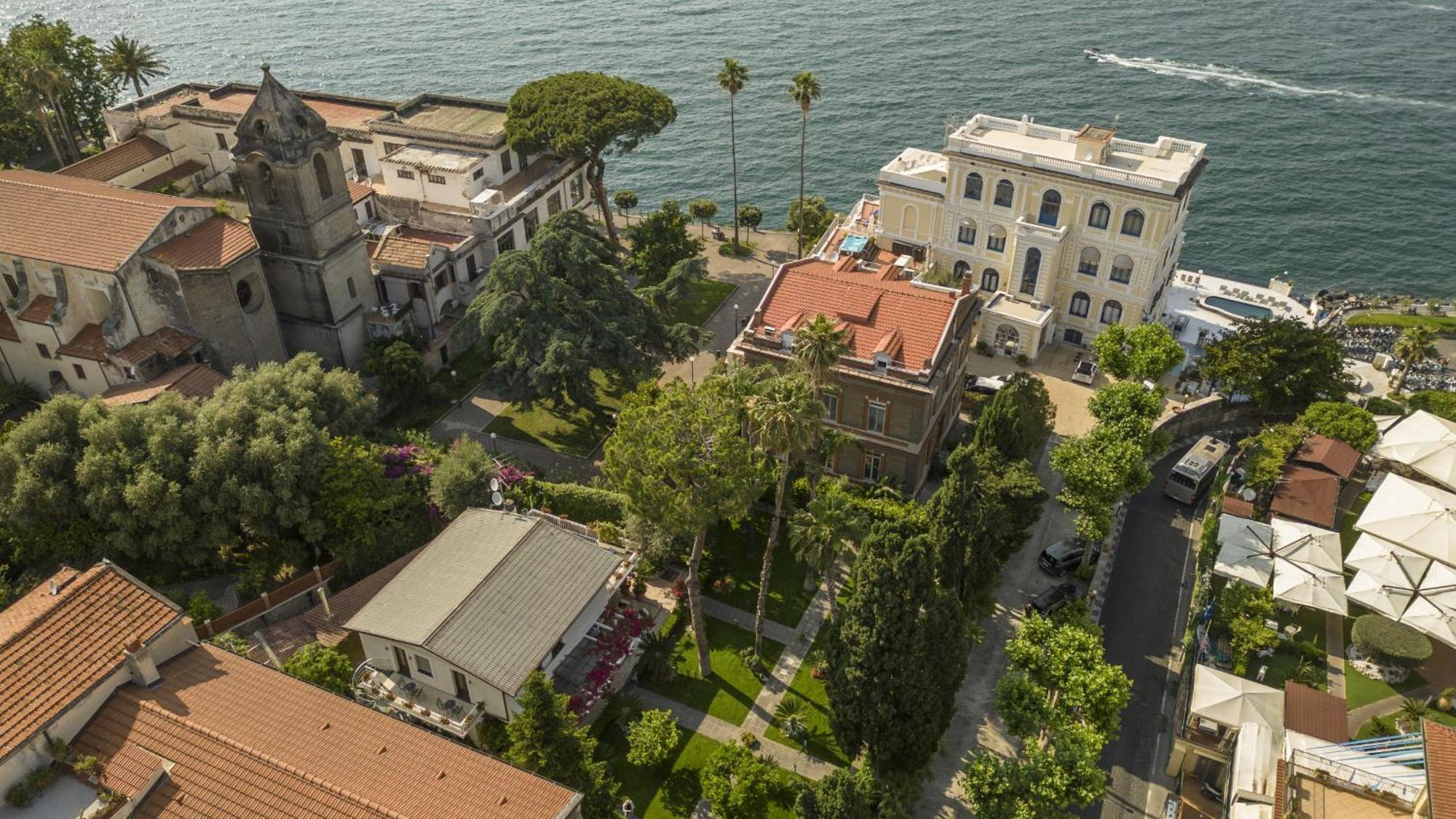 Sorrentovibes - Villa In Sorrento Center With Gardens And Outdoor Space Ngoại thất bức ảnh