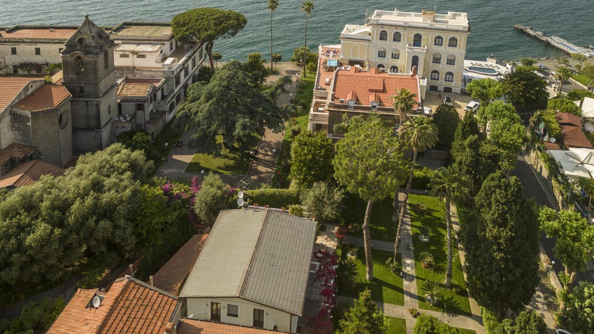 Sorrentovibes - Villa In Sorrento Center With Gardens And Outdoor Space Ngoại thất bức ảnh