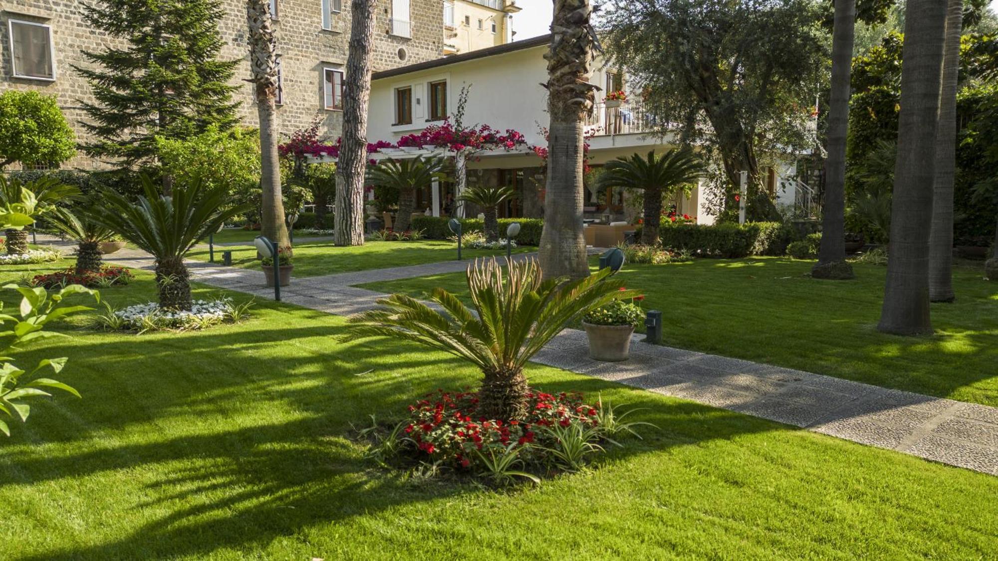 Sorrentovibes - Villa In Sorrento Center With Gardens And Outdoor Space Ngoại thất bức ảnh