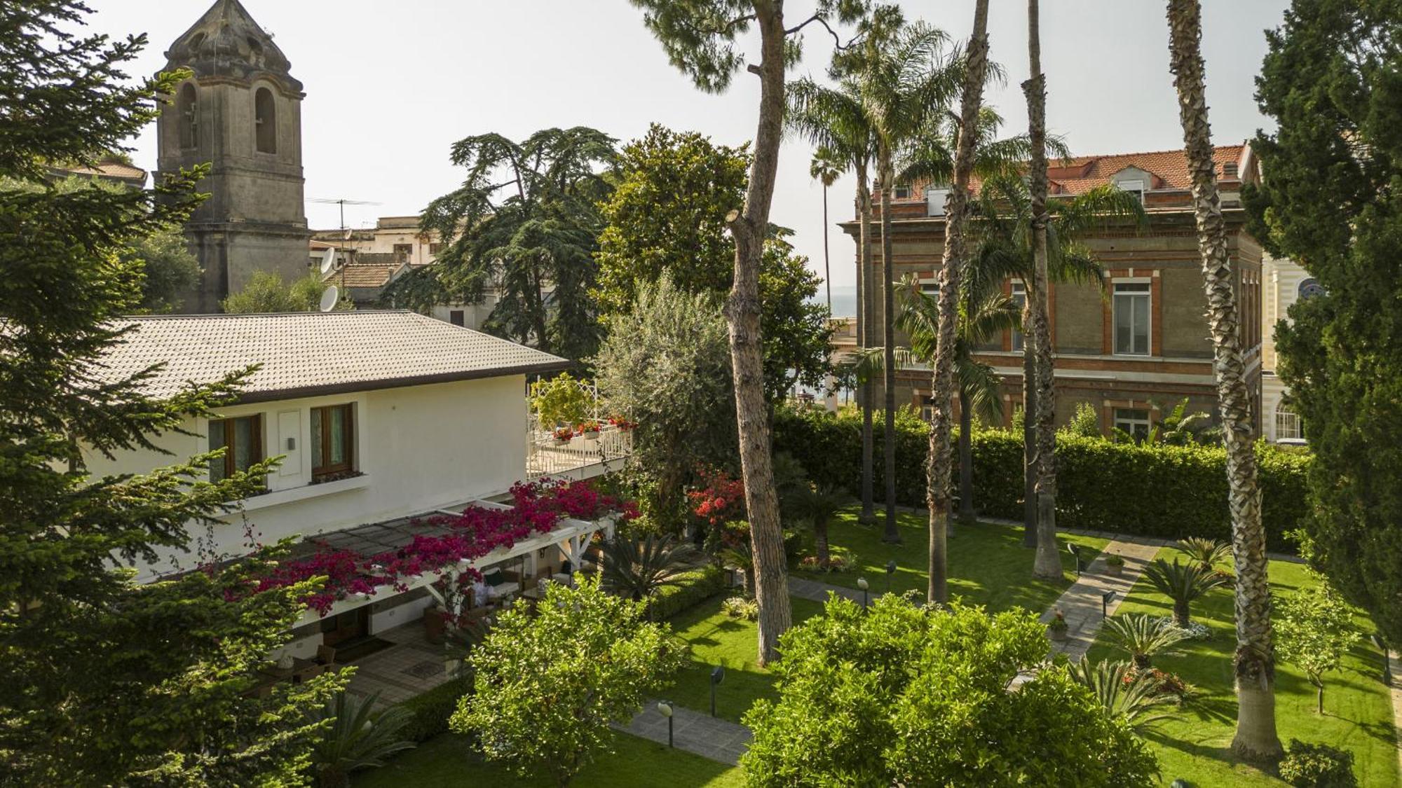 Sorrentovibes - Villa In Sorrento Center With Gardens And Outdoor Space Ngoại thất bức ảnh