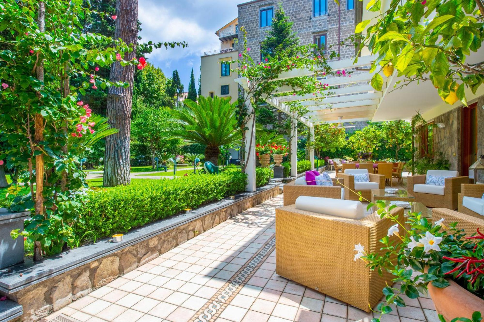 Sorrentovibes - Villa In Sorrento Center With Gardens And Outdoor Space Ngoại thất bức ảnh