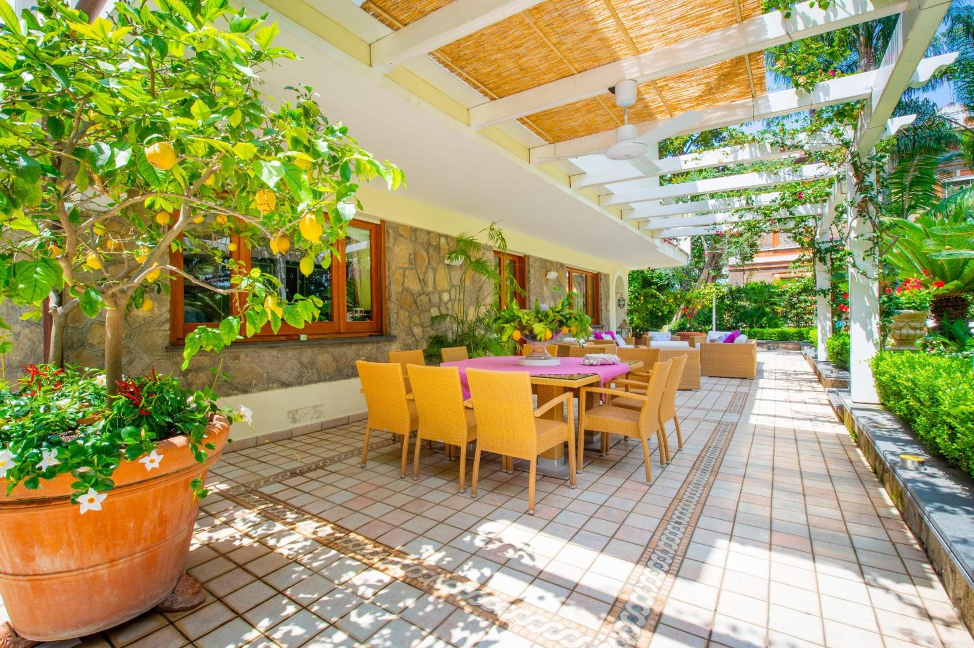 Sorrentovibes - Villa In Sorrento Center With Gardens And Outdoor Space Ngoại thất bức ảnh