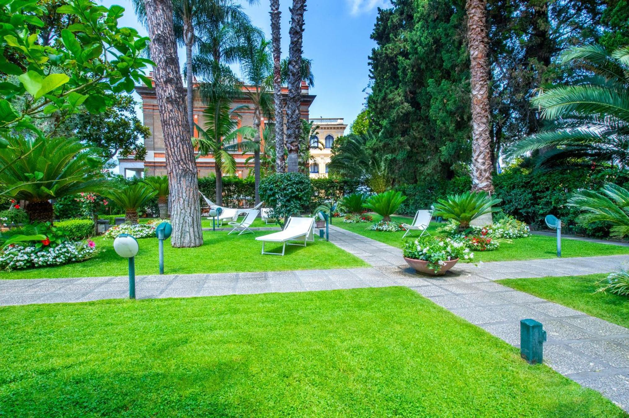 Sorrentovibes - Villa In Sorrento Center With Gardens And Outdoor Space Ngoại thất bức ảnh