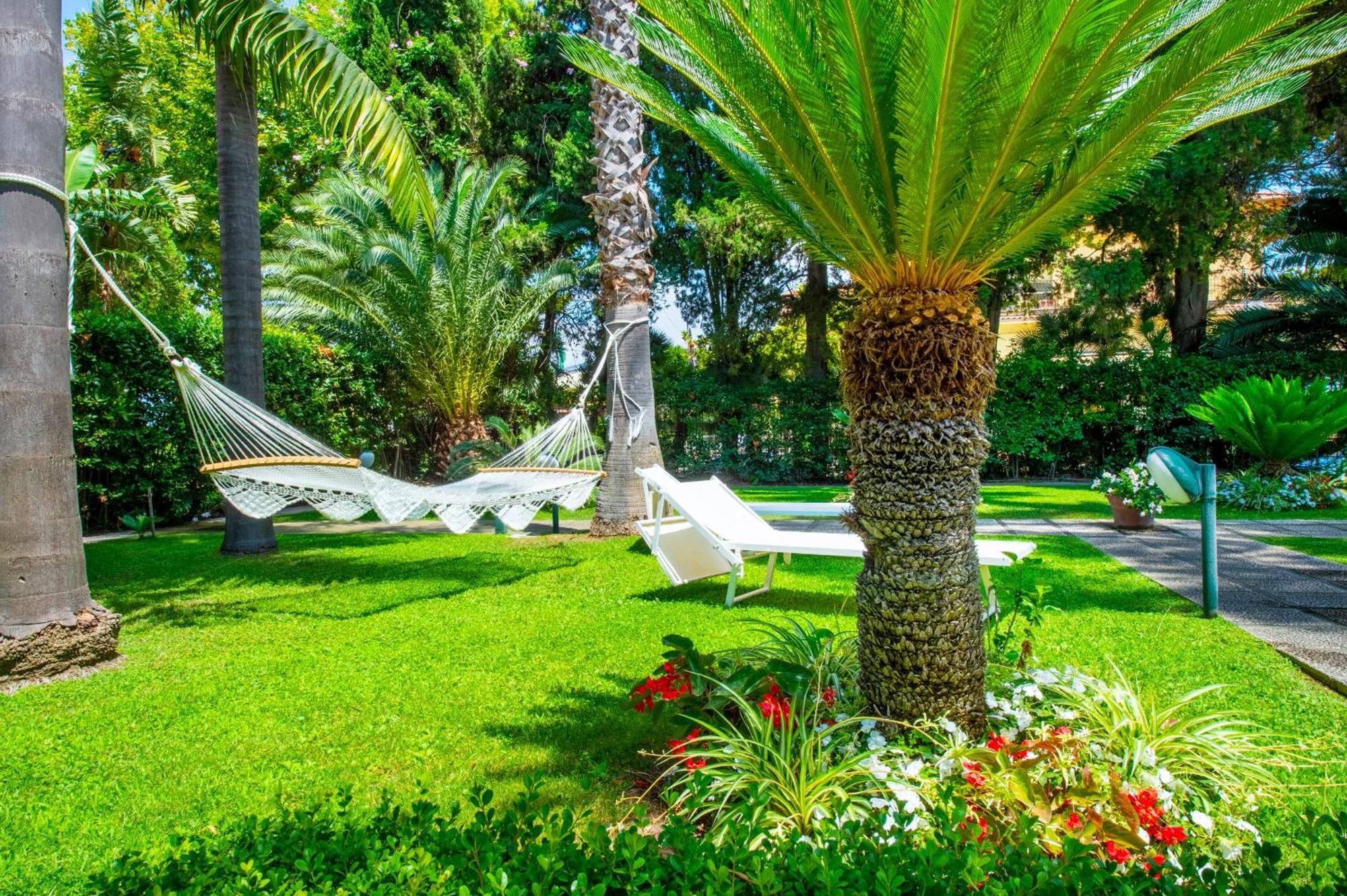 Sorrentovibes - Villa In Sorrento Center With Gardens And Outdoor Space Ngoại thất bức ảnh